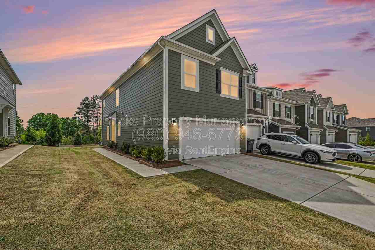 2785 Yeager Dr - Photo 5 of 29