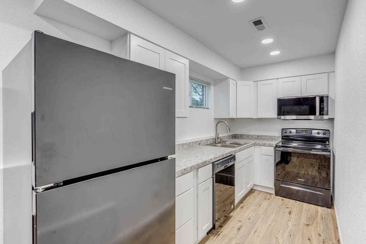 307 S Seneca St #101 - Photo 3 of 20