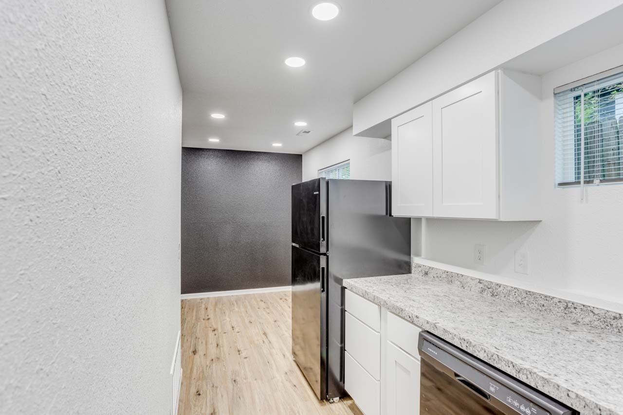 307 S Seneca St #101 - Photo 2 of 20