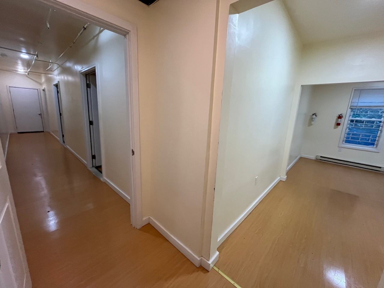 170 Meriden Rd - Photo 5 of 25