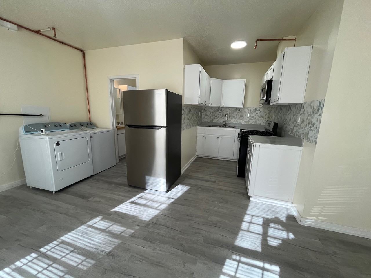 170 Meriden Rd - Photo 2 of 25