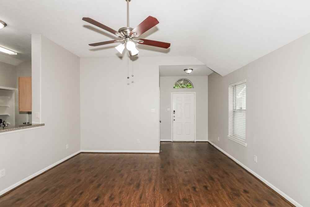 20734 Baron Bend Ln - Photo 4 of 16