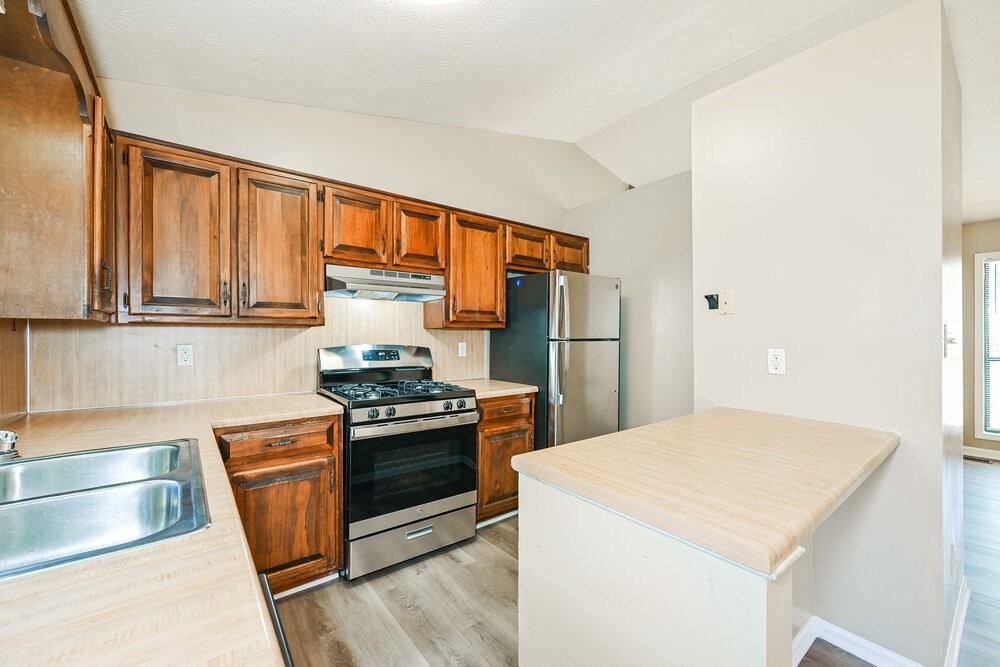 5088 Phillip Ct - Photo 7 of 17