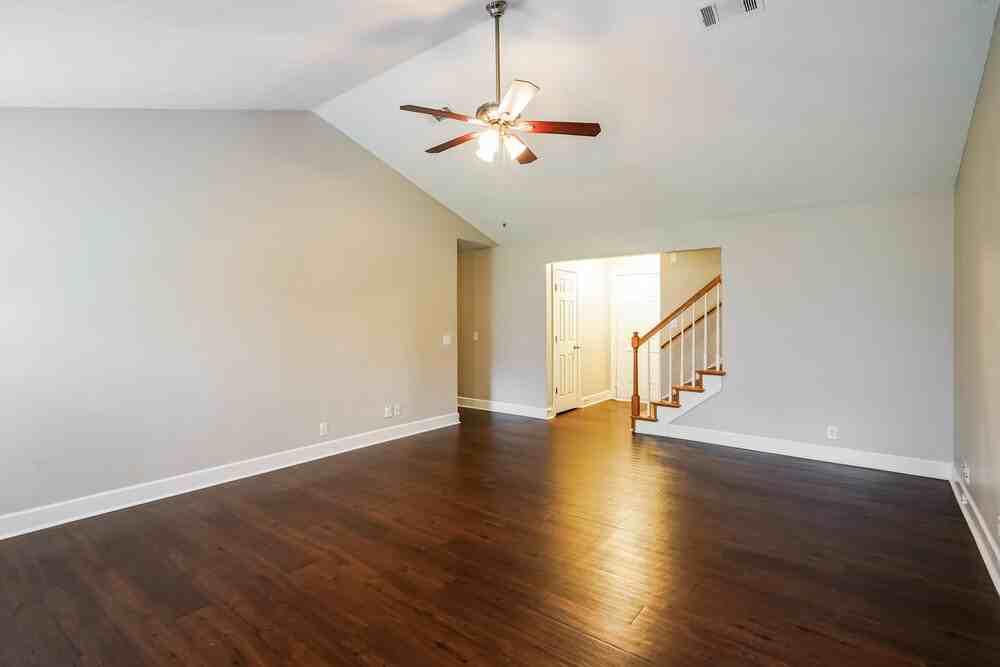 1636 Bridgecrest Dr - Photo 5 of 18