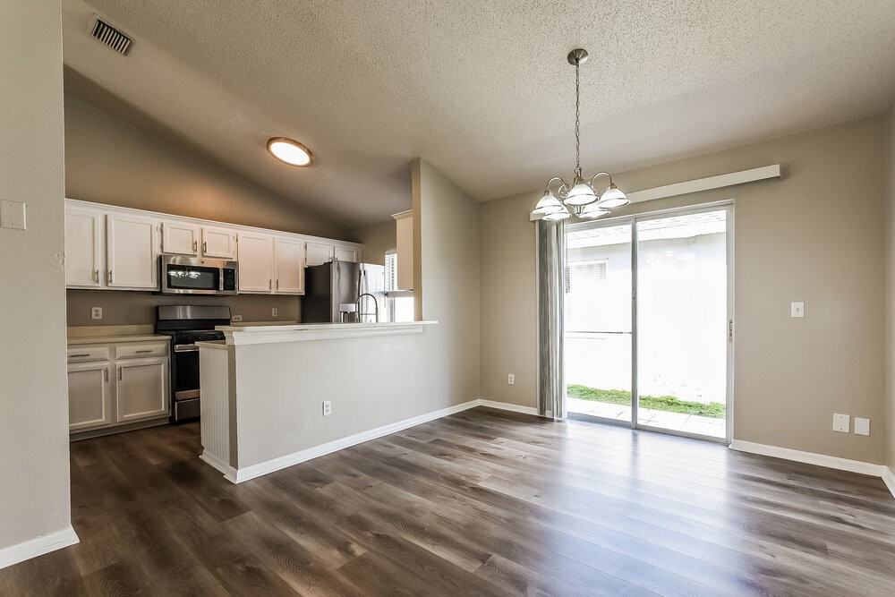 8782 Foley Dr - Photo 5 of 16