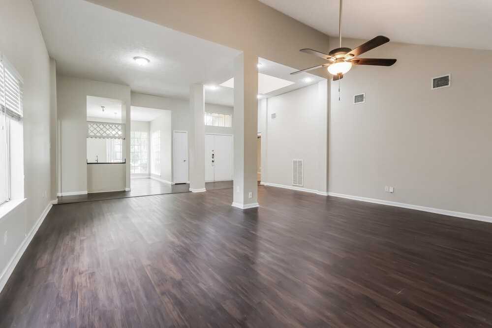 3635 Lost Oak Dr - Photo 3 of 16