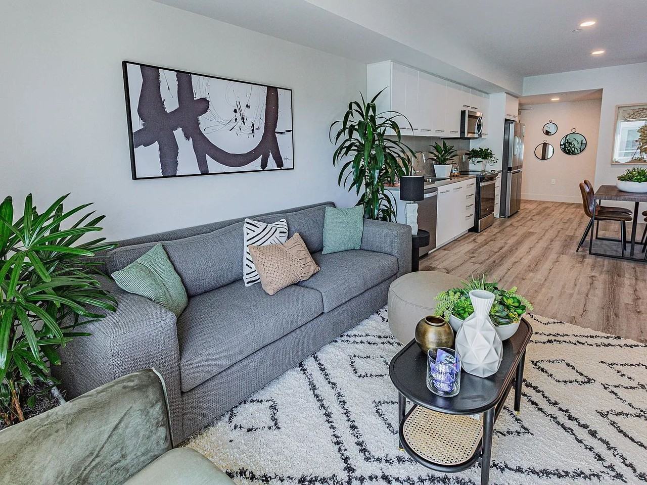 477 S Market St - Photo 4 of 7