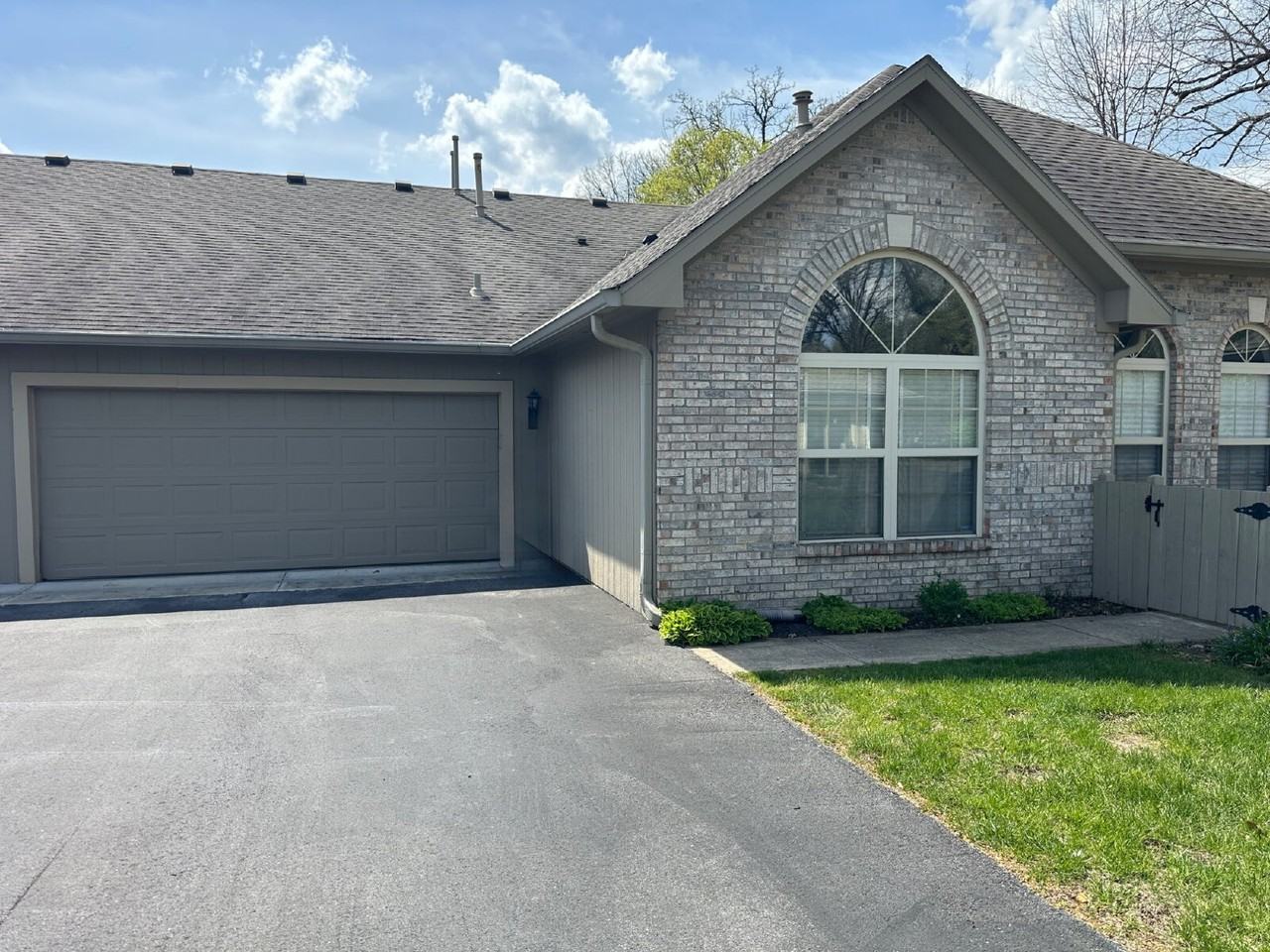 7686 Briarstone Ln - Photo 2 of 34