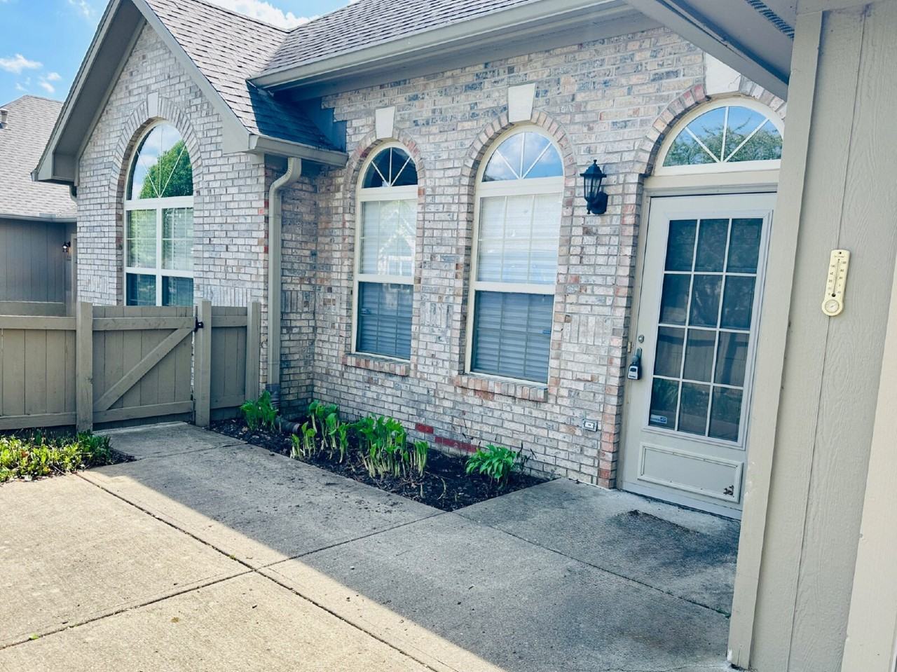 7686 Briarstone Ln - Photo 5 of 34