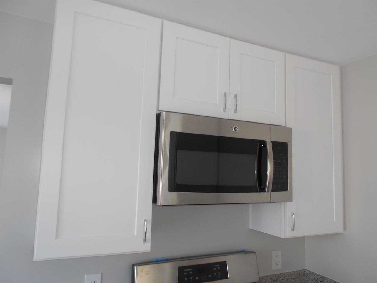 2085 Abbott St - Photo 3 of 11