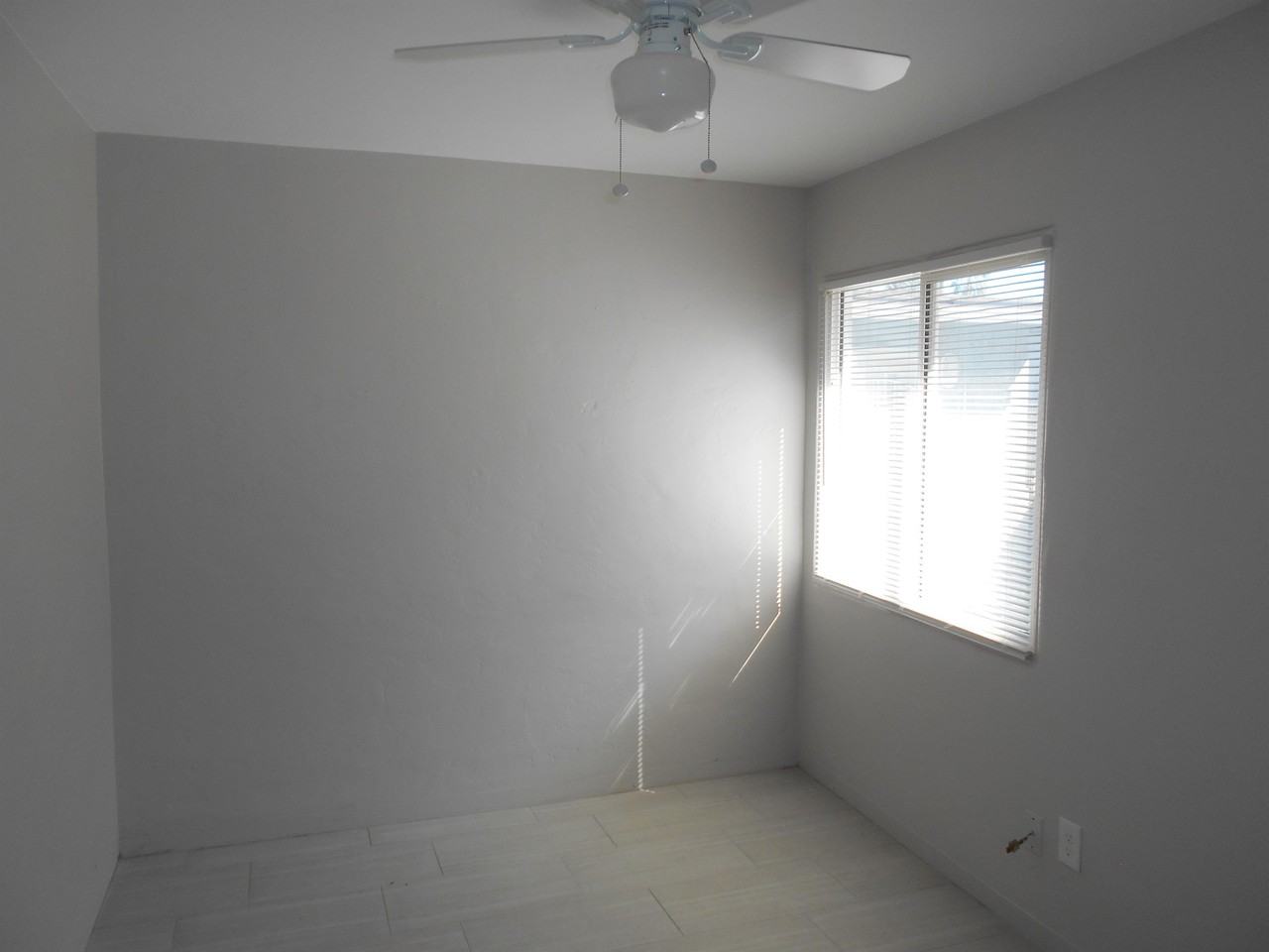 2085 Abbott St - Photo 4 of 11