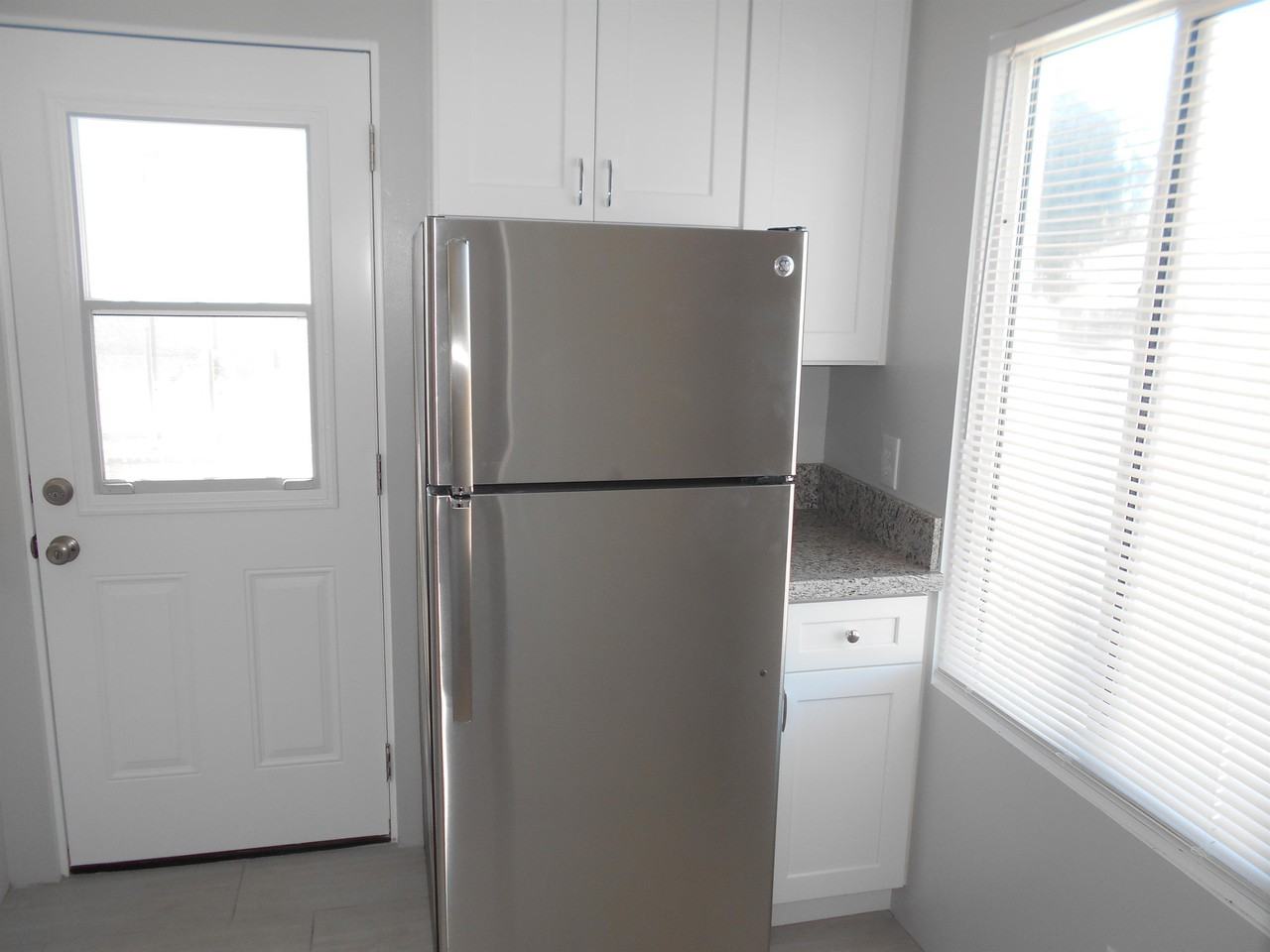 2085 Abbott St - Photo 5 of 11