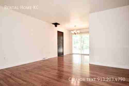 9010 W 101st St - Photo 7 of 23