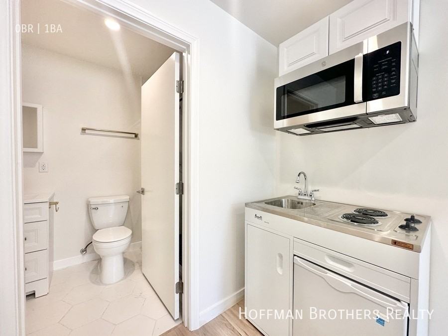 11955 Rochester Ave - Photo 3 of 7