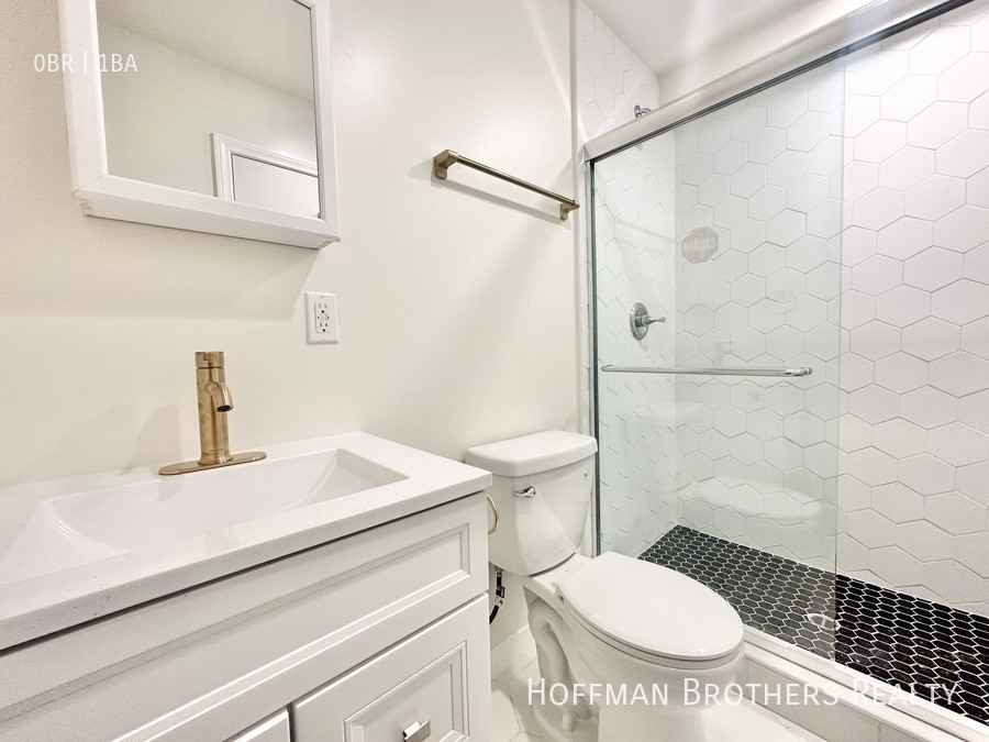 11955 Rochester Ave - Photo 5 of 7