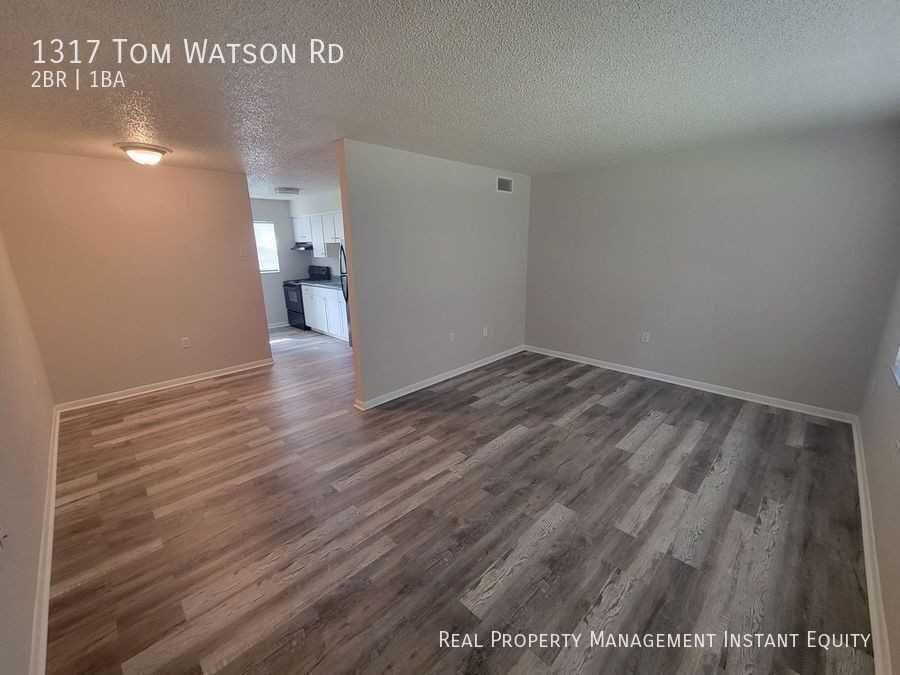 1317 Tom Watson Rd - Photo 3 of 14