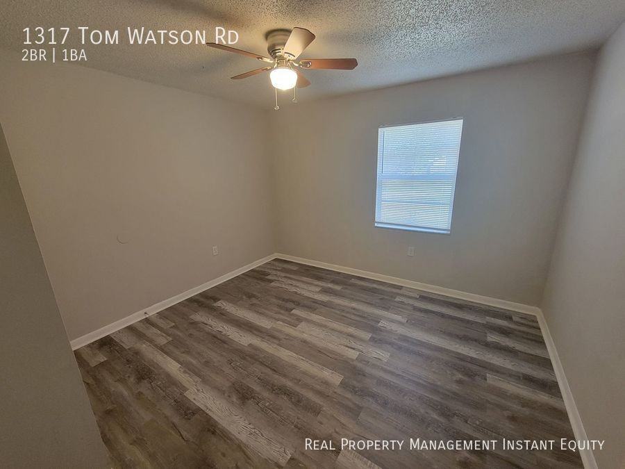 1317 Tom Watson Rd - Photo 5 of 14