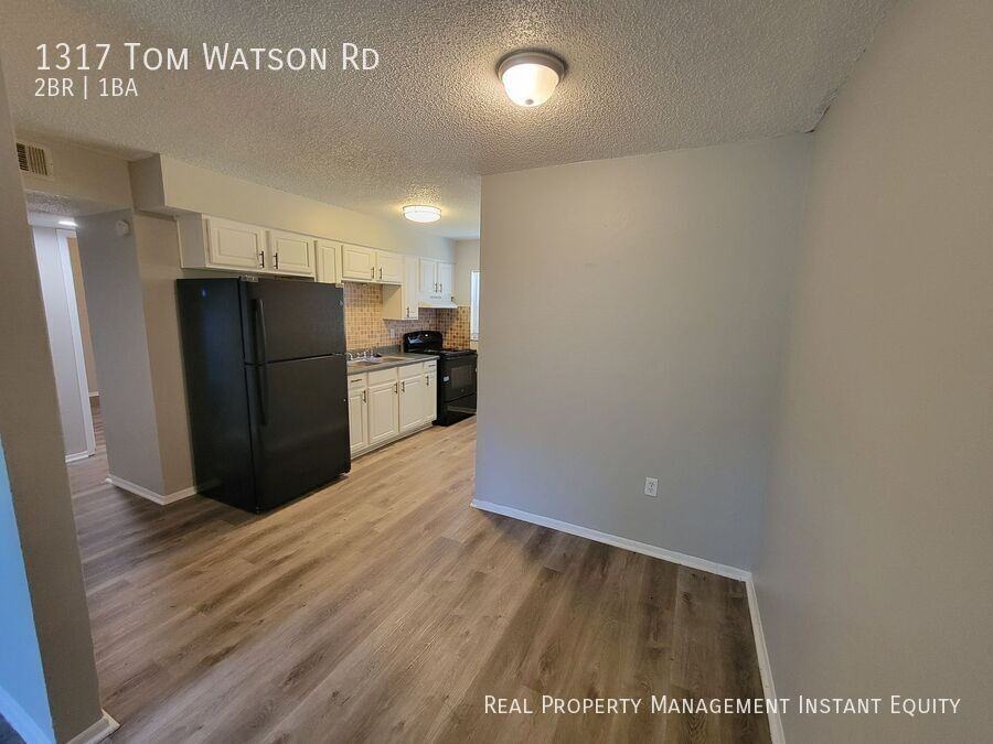 1317 Tom Watson Rd - Photo 6 of 14