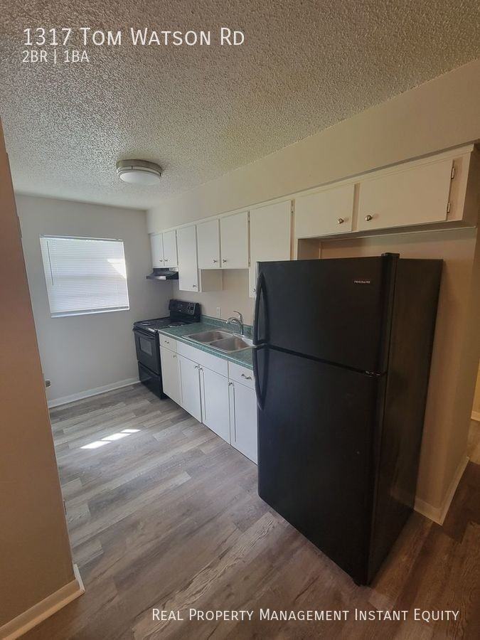 1317 Tom Watson Rd - Photo 7 of 14