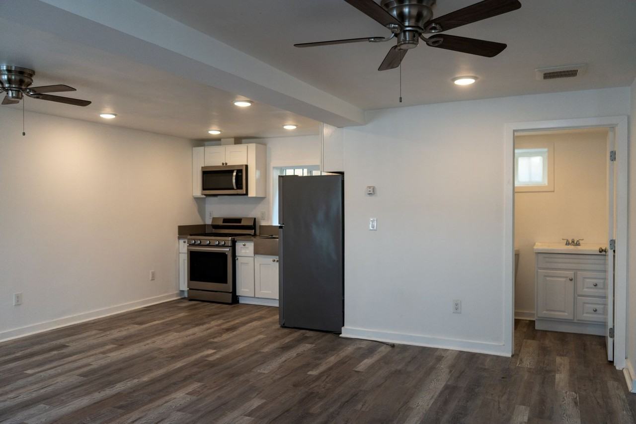 1210 E 68th St - Photo 5 of 13