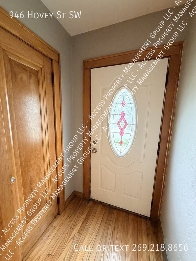 946 Hovey St Sw - Photo 2 of 38