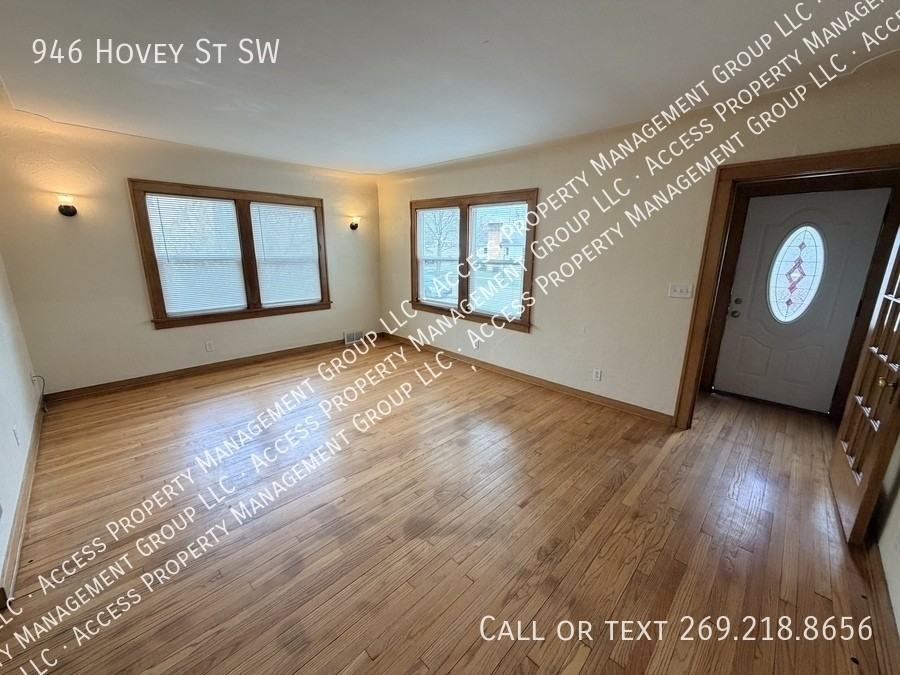 946 Hovey St Sw - Photo 4 of 38