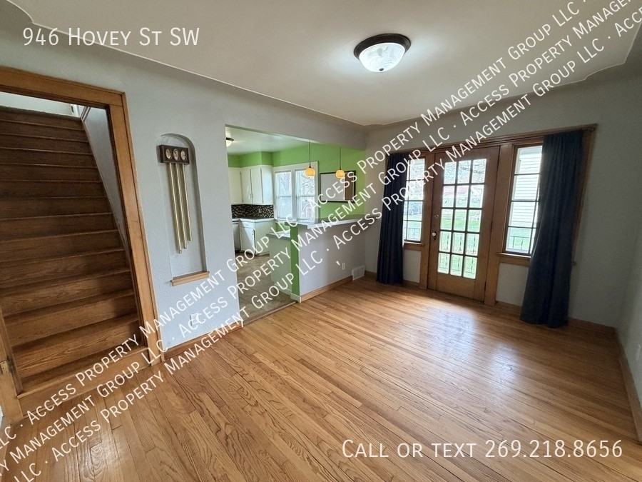 946 Hovey St Sw - Photo 7 of 38