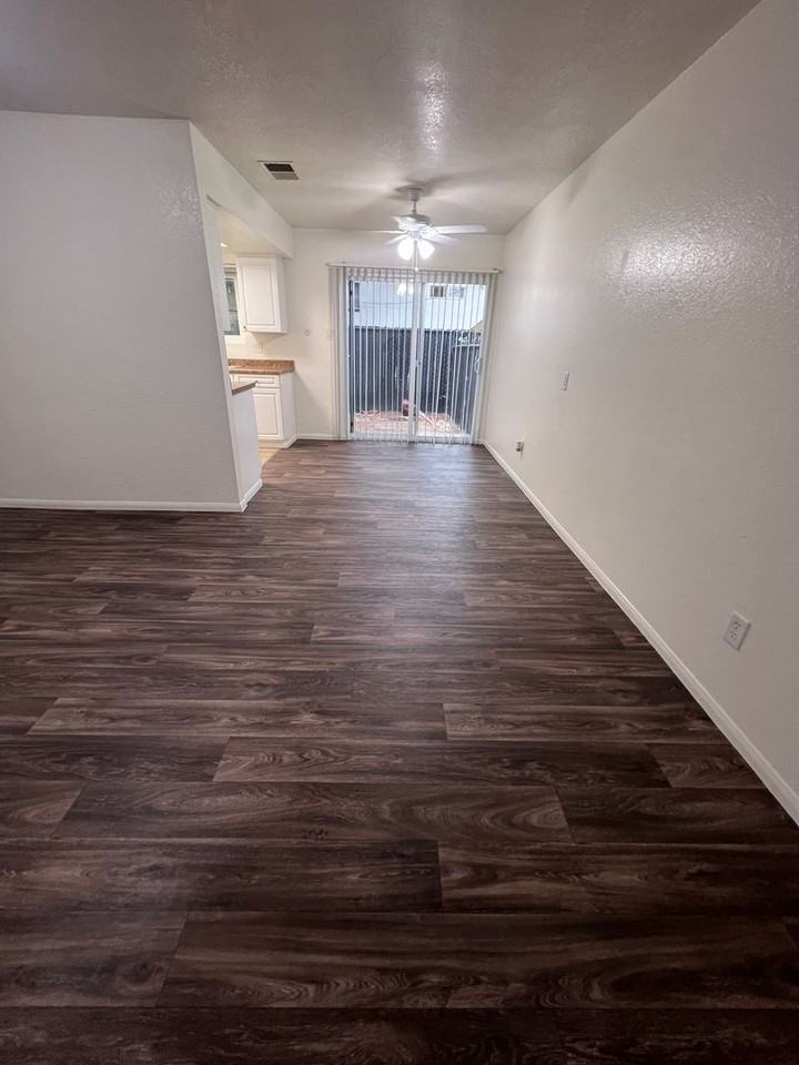 17ua - Photo 6 of 15