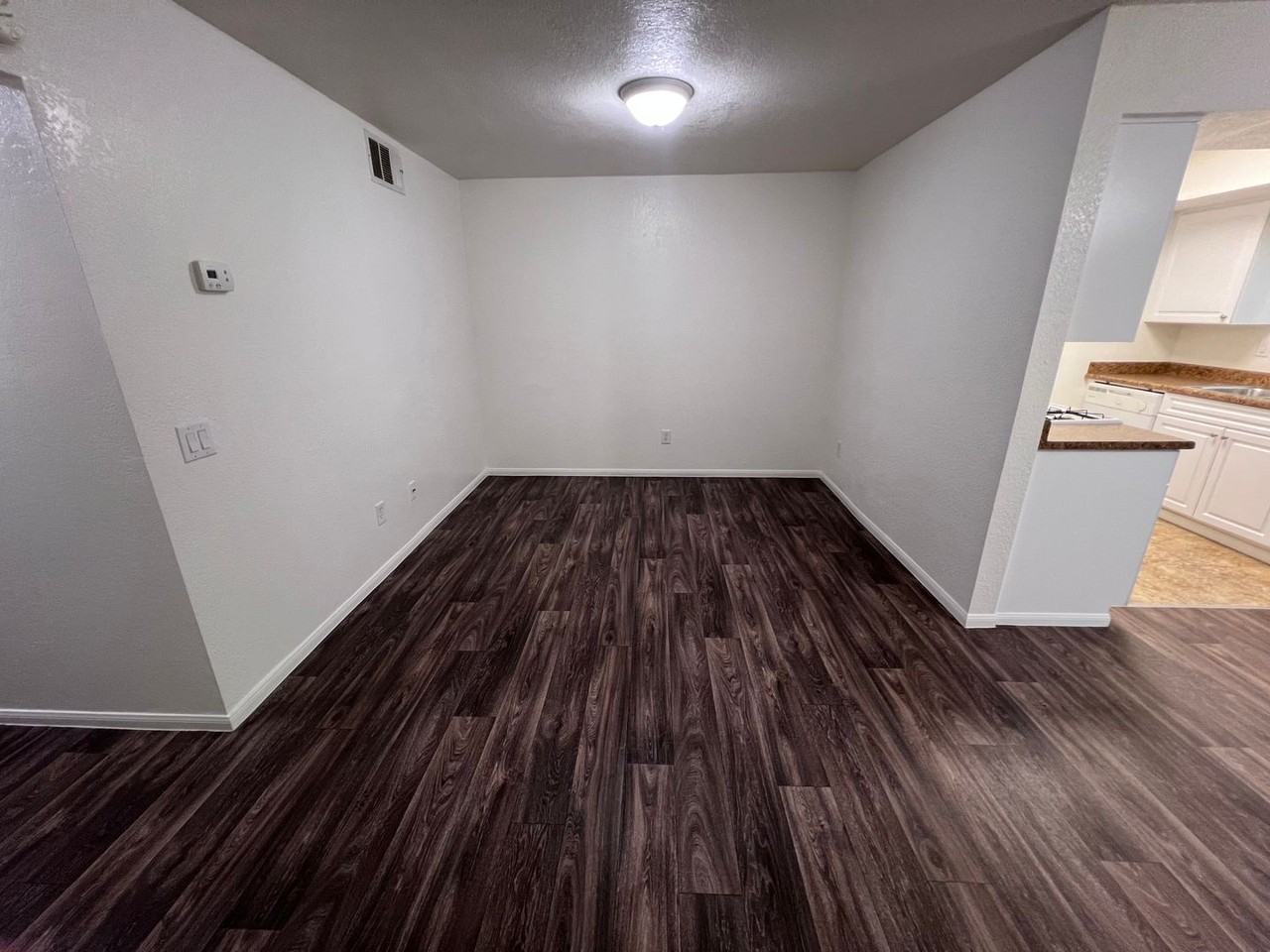 17ua - Photo 7 of 15