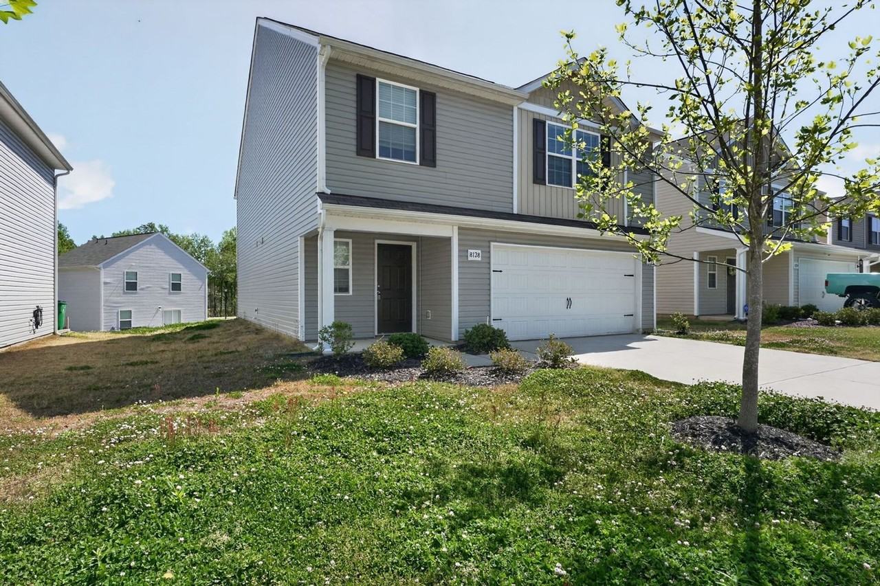 8128 Derby Woods Ln - Photo 5 of 37