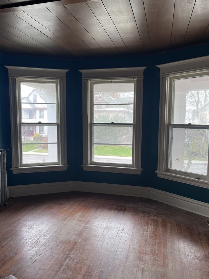 1231 Parkwood Blvd #1231 - Photo 2 of 9