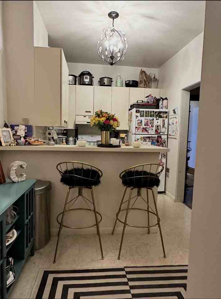 38 N Meadowcroft Ave #2 - Photo 2 of 8