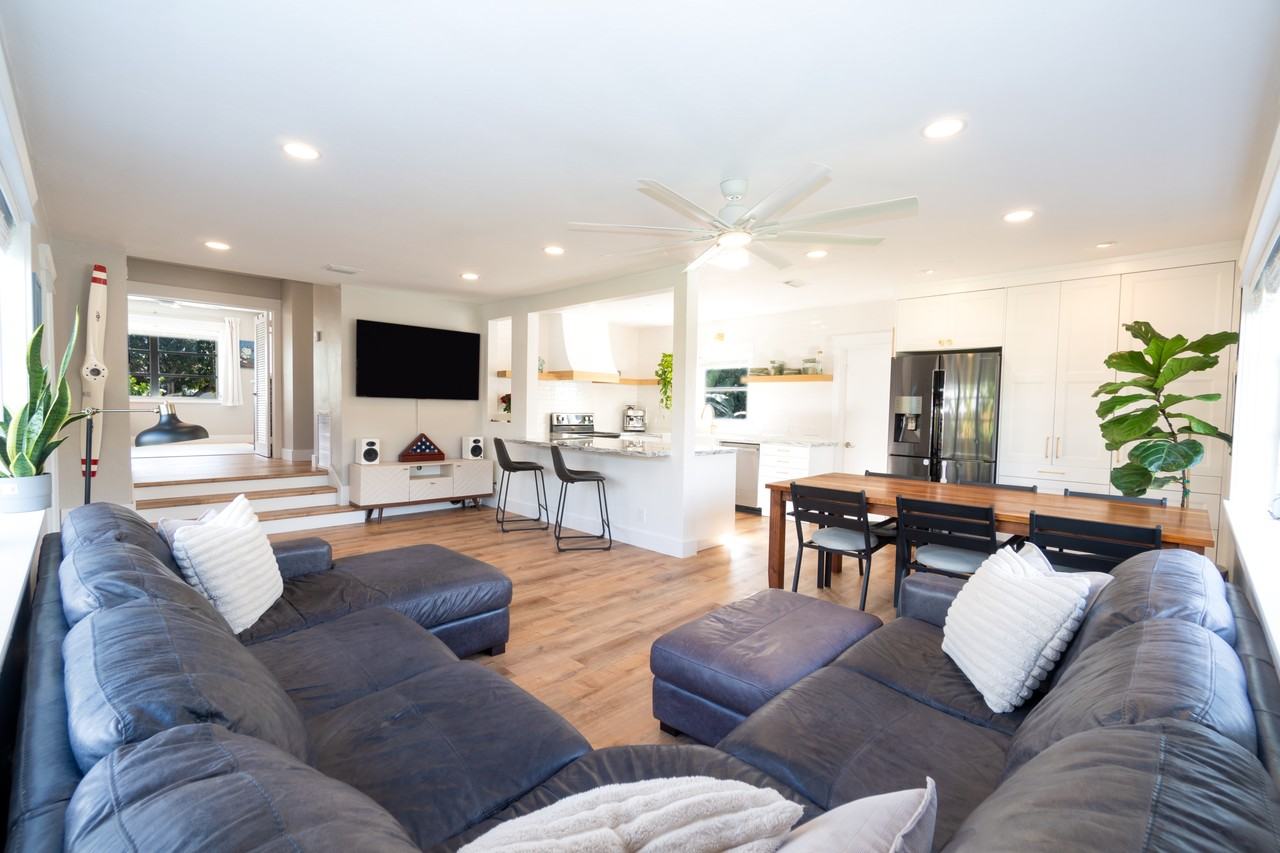 230 Se 3rd Ter #NA - Photo 2 of 50