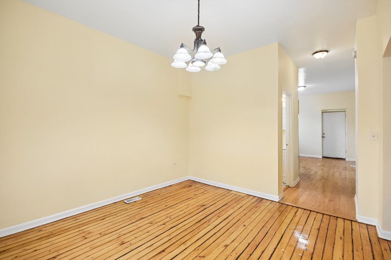 115 S Kilbourn Ave #1 - Photo 3 of 15