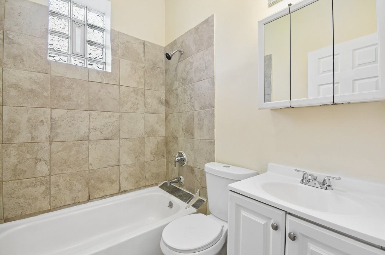 115 S Kilbourn Ave #1 - Photo 7 of 15