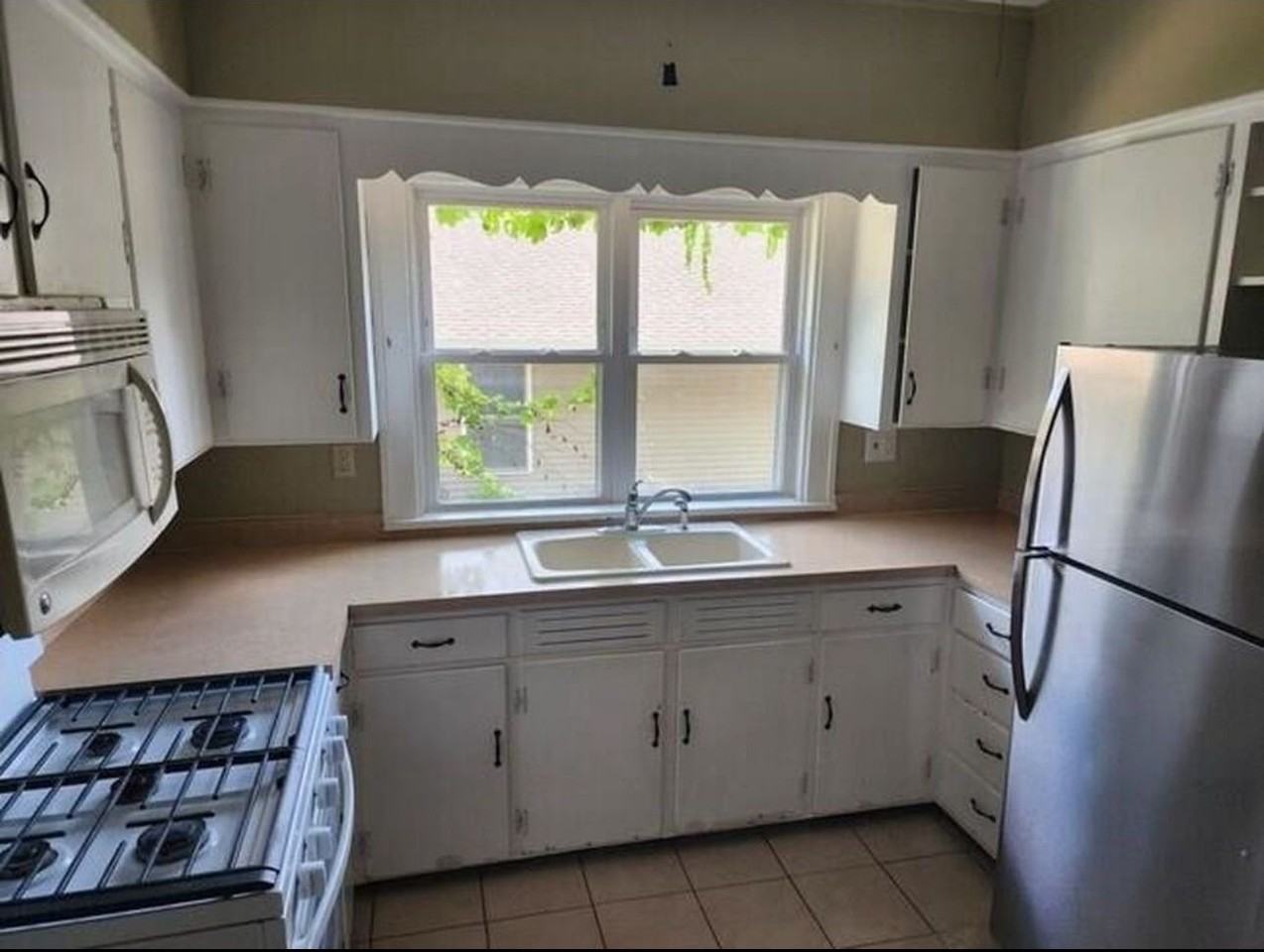 212 N London Ave #212 - Photo 3 of 7