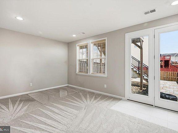 112 Keller Ct #1 - Photo 5 of 22