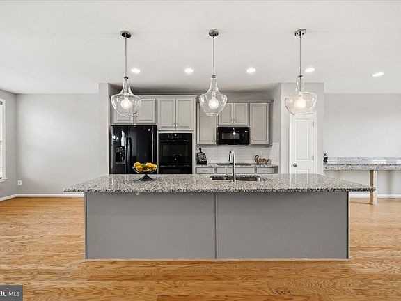 112 Keller Ct #1 - Photo 7 of 22