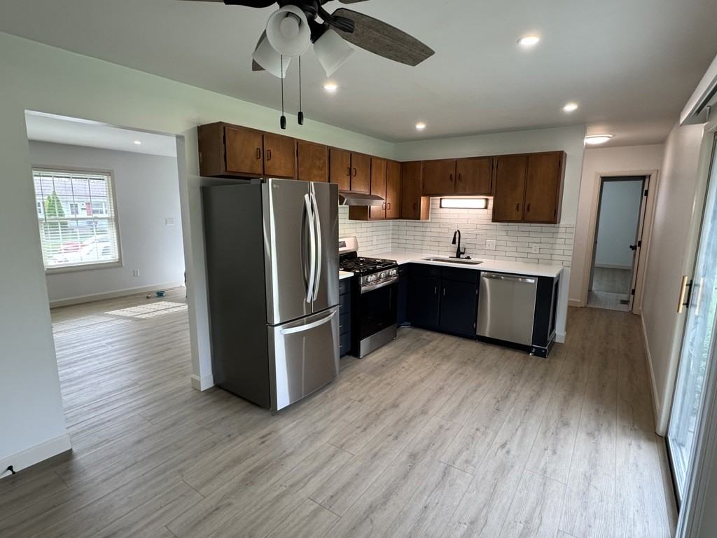 2431 Tesh Dr - Photo 3 of 11