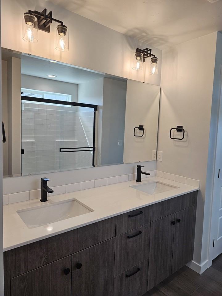 2200 N Carly Ave - Photo 4 of 18