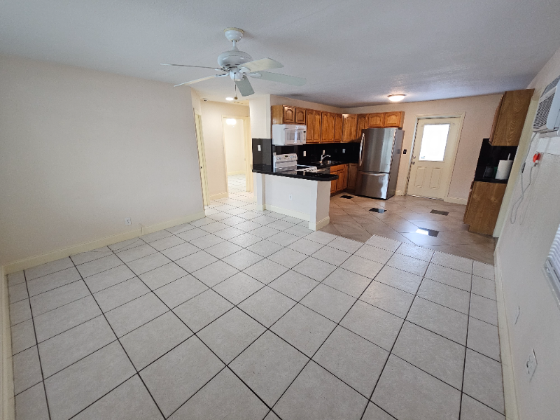 220 Nestreet - Photo 2 of 18