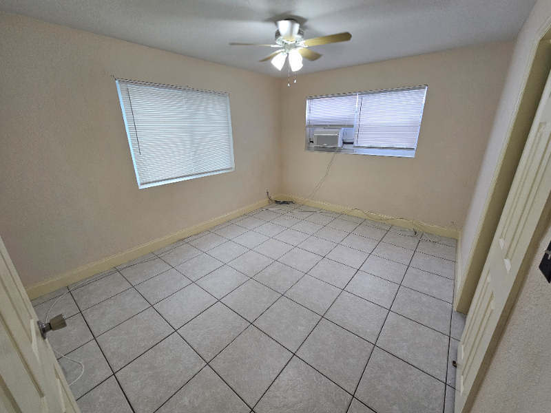 220 Nestreet - Photo 5 of 18