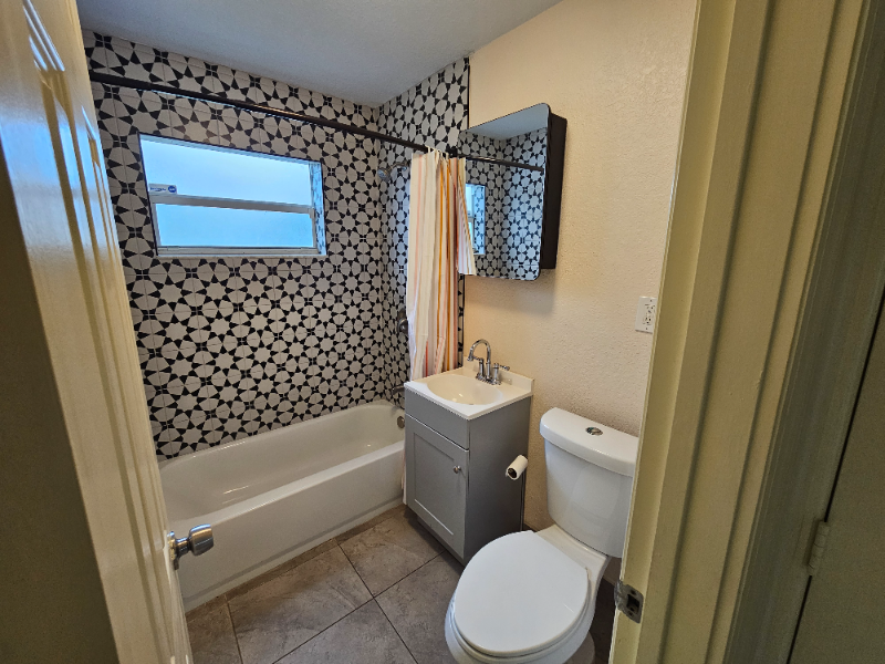 220 Nestreet - Photo 6 of 18