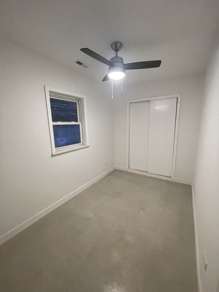 2139 N Karlov Ave #1 - Photo 6 of 10