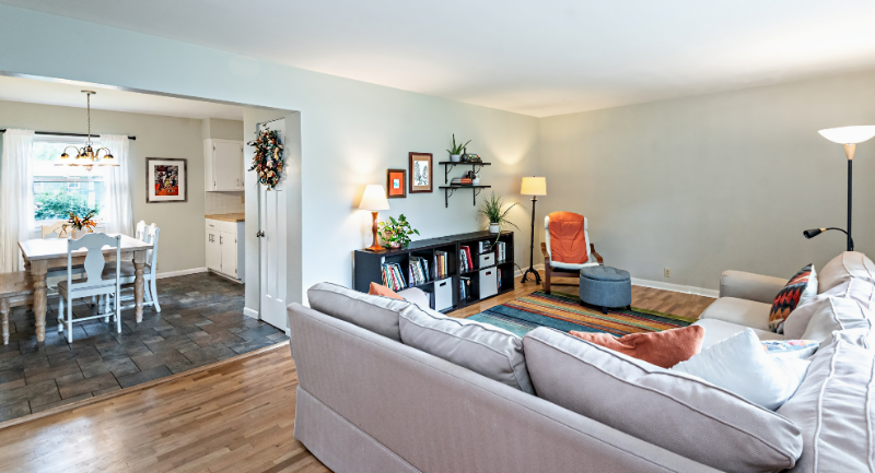 710 Clemens Ave - Photo 6 of 25