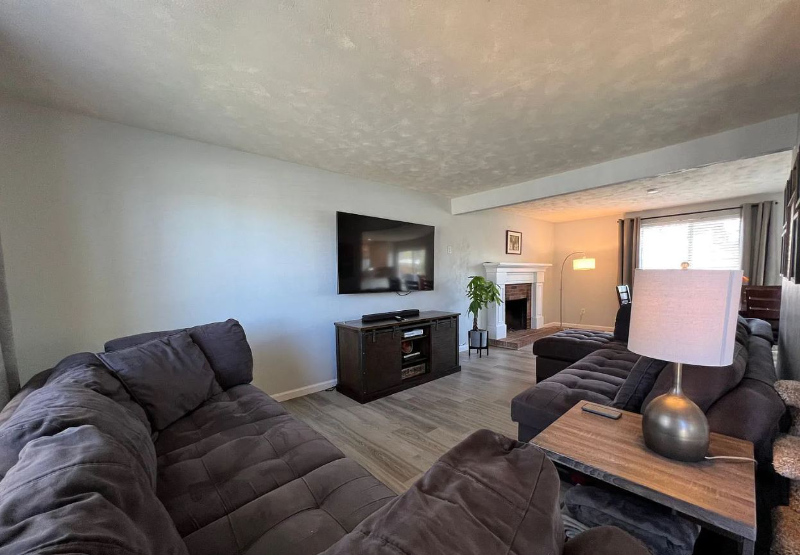 5158 S Pagosa St - Photo 6 of 37