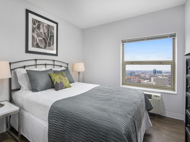 912 N State St - Photo 2 of 6