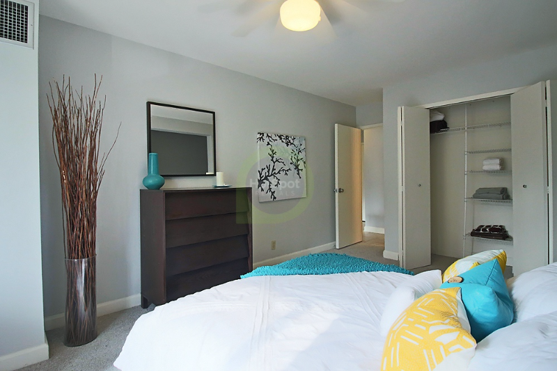55 E Banks St - Photo 2 of 13