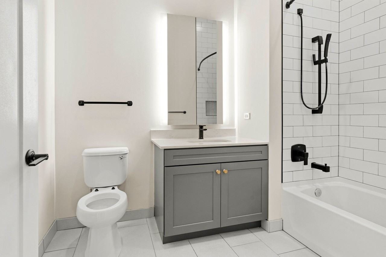 189 W Huron St #189WHURON - Photo 7 of 20