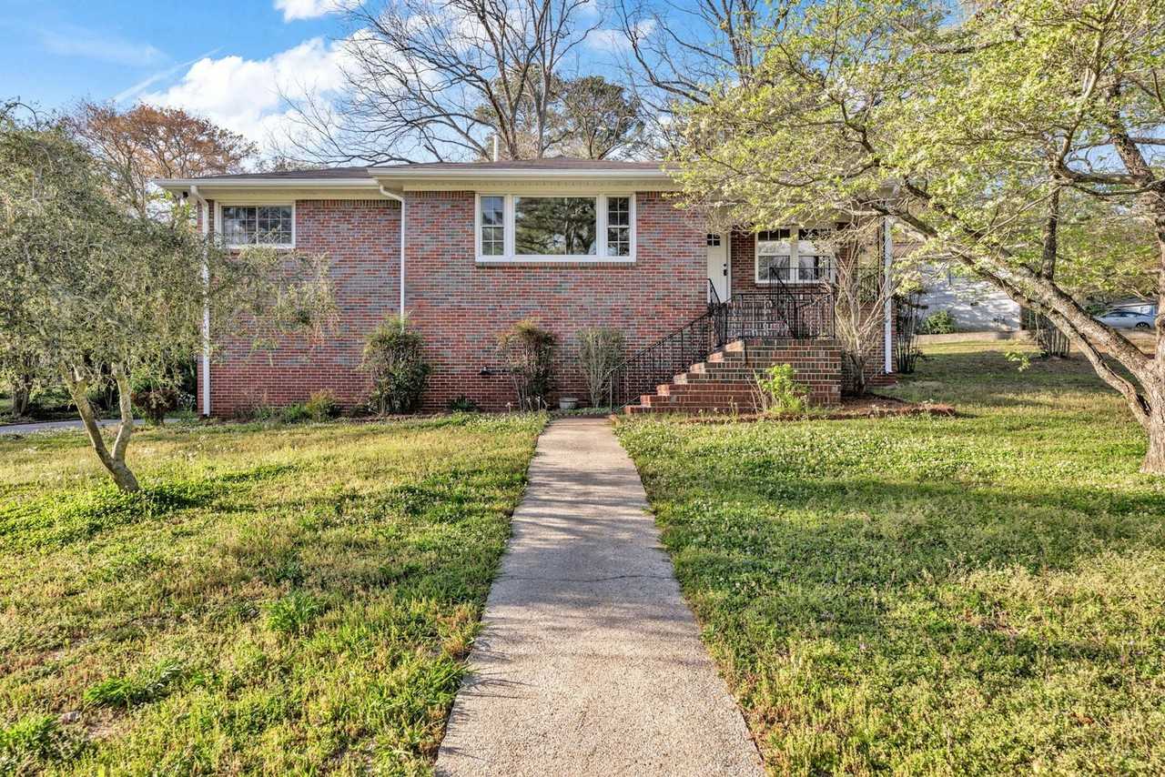 1112 Violet Drive - Photo 4 of 30